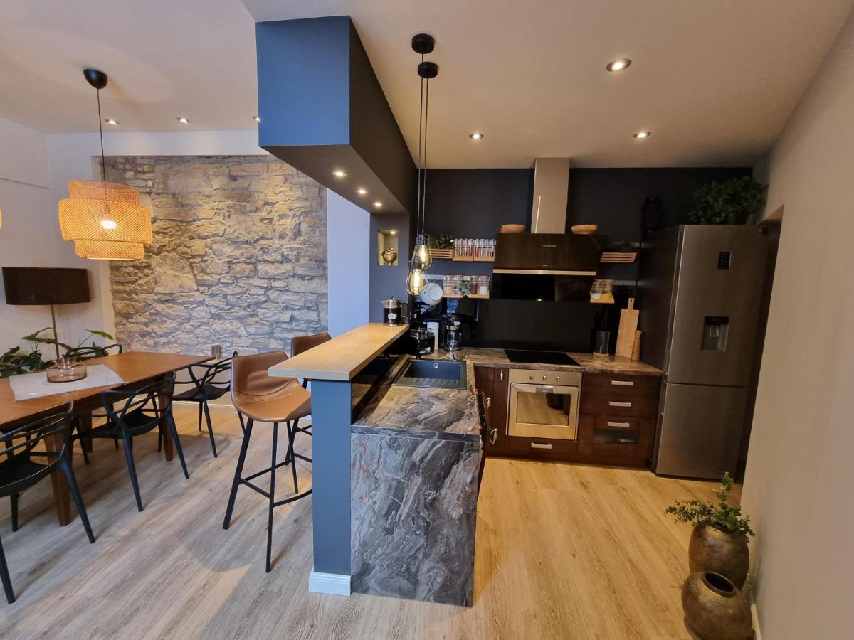 Arena Design Apartments With Free Private Parking And With A Terrace بولا المظهر الخارجي الصورة