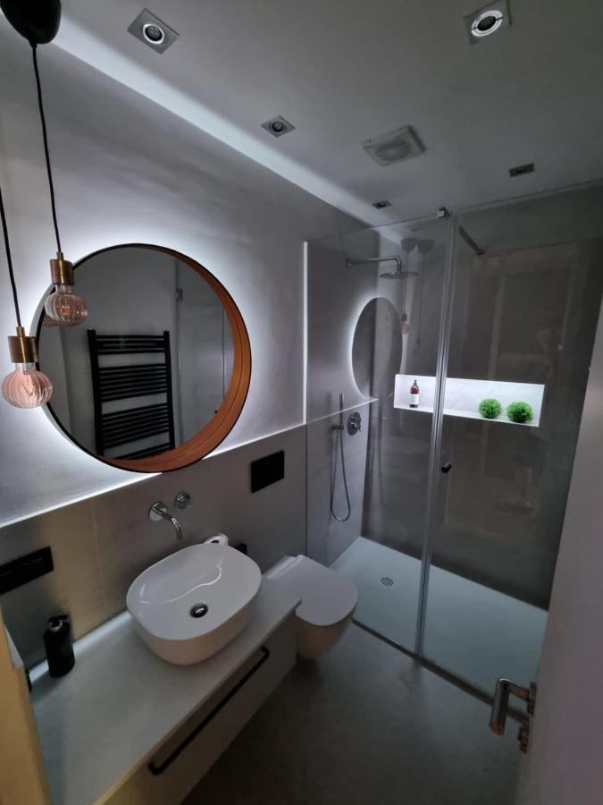 Arena Design Apartments With Free Private Parking And With A Terrace بولا المظهر الخارجي الصورة