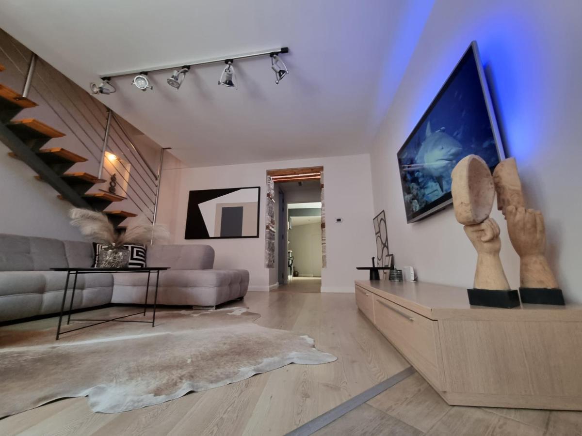 Arena Design Apartments With Free Private Parking And With A Terrace بولا المظهر الخارجي الصورة