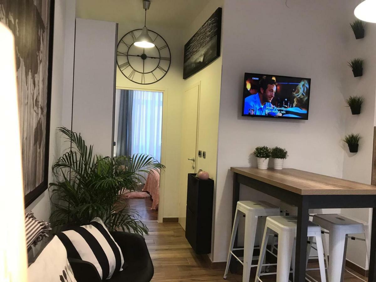 Arena Design Apartments With Free Private Parking And With A Terrace بولا المظهر الخارجي الصورة